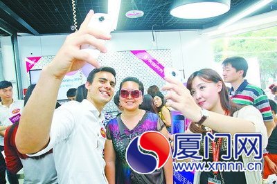 美圖秀秀推出的美圖相機(jī)受到愛(ài)美人士的青睞