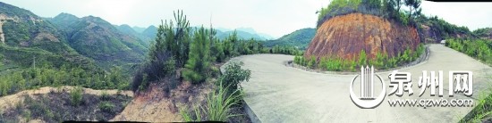 事發(fā)現(xiàn)場(chǎng)，是下坡又拐彎的路段