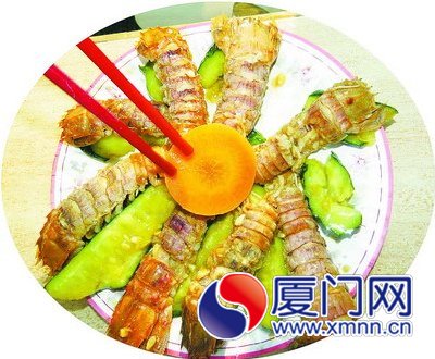 同學(xué)制作的美食“蝦蛄拌黃瓜”。