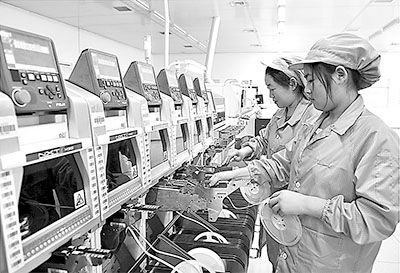 河北三河市漢王制造有限公司的生產(chǎn)車間內(nèi)