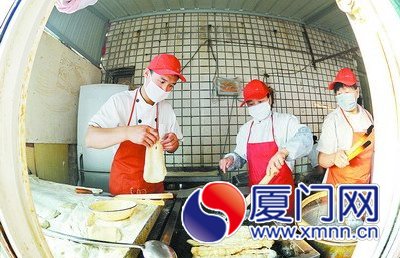 制作過程中適量添加明礬，可以令食物更脆、口感更好