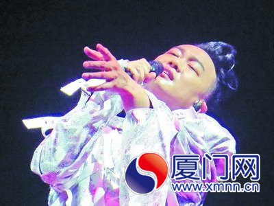 陳奕迅廈門激情獻(xiàn)唱 近三萬歌迷中超萬人是外地歌迷