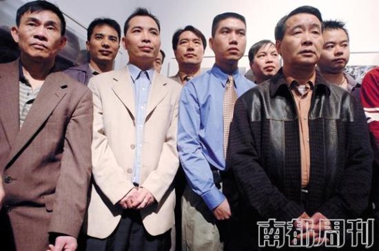 乘金色冒險(xiǎn)號(hào)的偷渡者召開新聞發(fā)布會(huì)，爭(zhēng)取在美永久