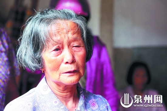 老人出走，老伴淚流