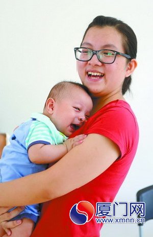 媽媽正確抱孩子