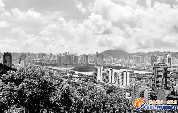 藍(lán)天白云，美不勝收