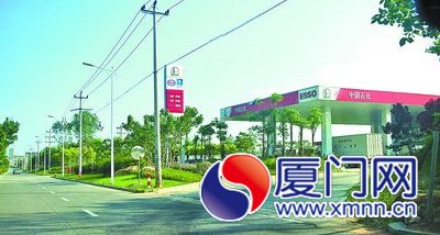 翔安大道唯一的一座加油站是處于進(jìn)島方向上