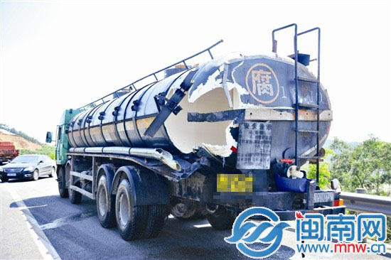 罐車在開往廈門的路上被撞