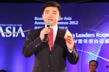 央視主持人芮成鋼