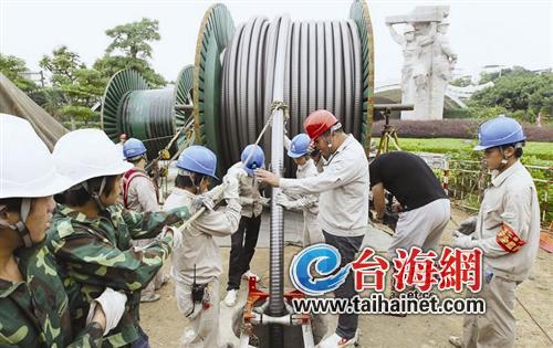 電力人員連續(xù)多日24小時(shí)施工