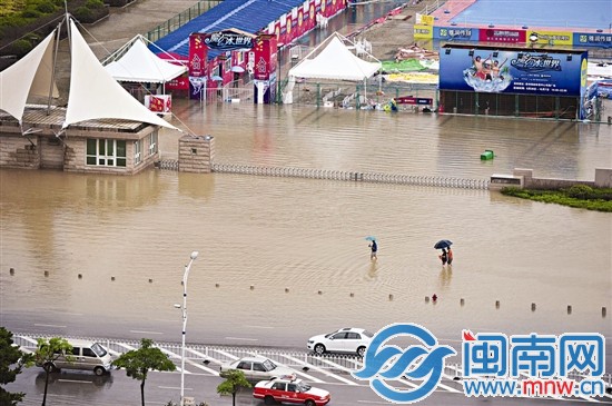 安吉路，海峽體育中心成了“水世界”